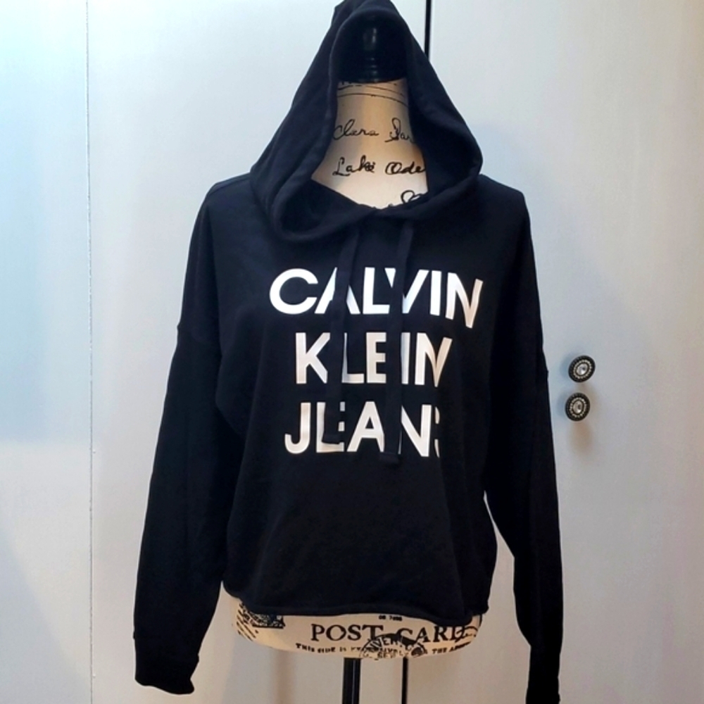 Calvin Klein Logo womens Black/ White Cropped Sweatshirt. Sz. Large